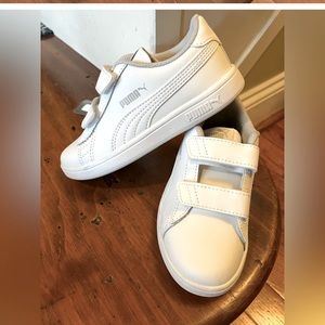 SAVE $20 BRAND NEW PUMA GIRLS LEATHER WHITE SNEAKERS
